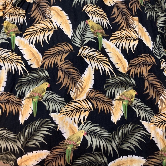 Roundtree & Yorke Hawaiian Shirt | Size XLT | Parrots & Palm Trees | Summer - Picture 8 of 8